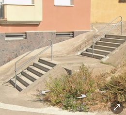 Millora escales carrer Seva